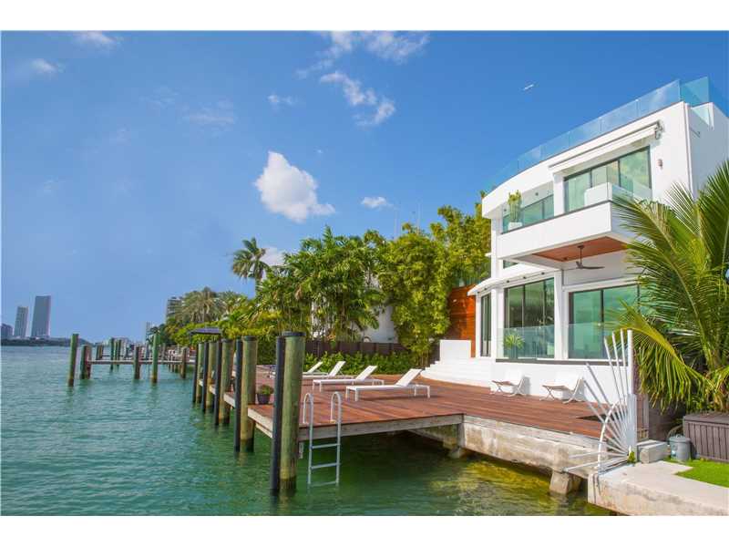 This Venetian Islands Waterfront Home Will Make You Want To Live In Miami