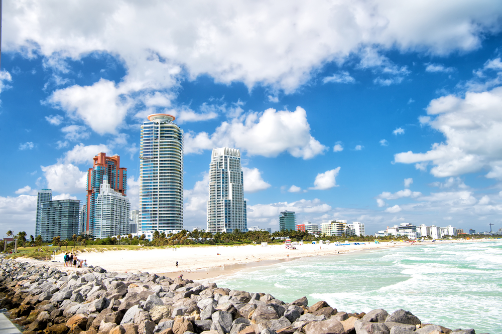 Luxury Condos In Miami Beach: 3 Reasons The Beach Is The Place To Buy
