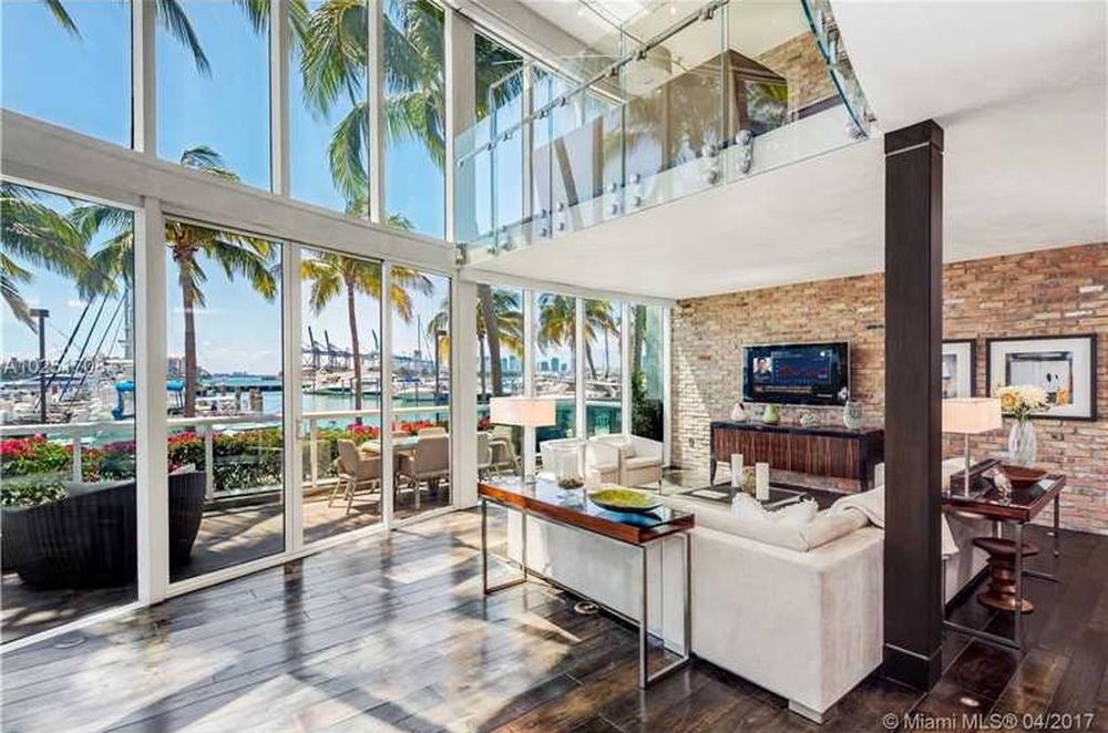 Miami Beach Luxury Townhouse at Murano at Portofino living room
